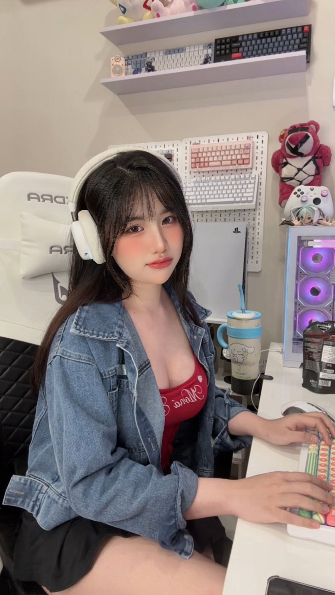 Just Showcasing Her Gaming Corner, This Female Streamer Still Reaps Impressive Engagement 1 49558733740893319413859786455218725259216238n 17479906501631265025804 1748145233043 17481452337311436238721