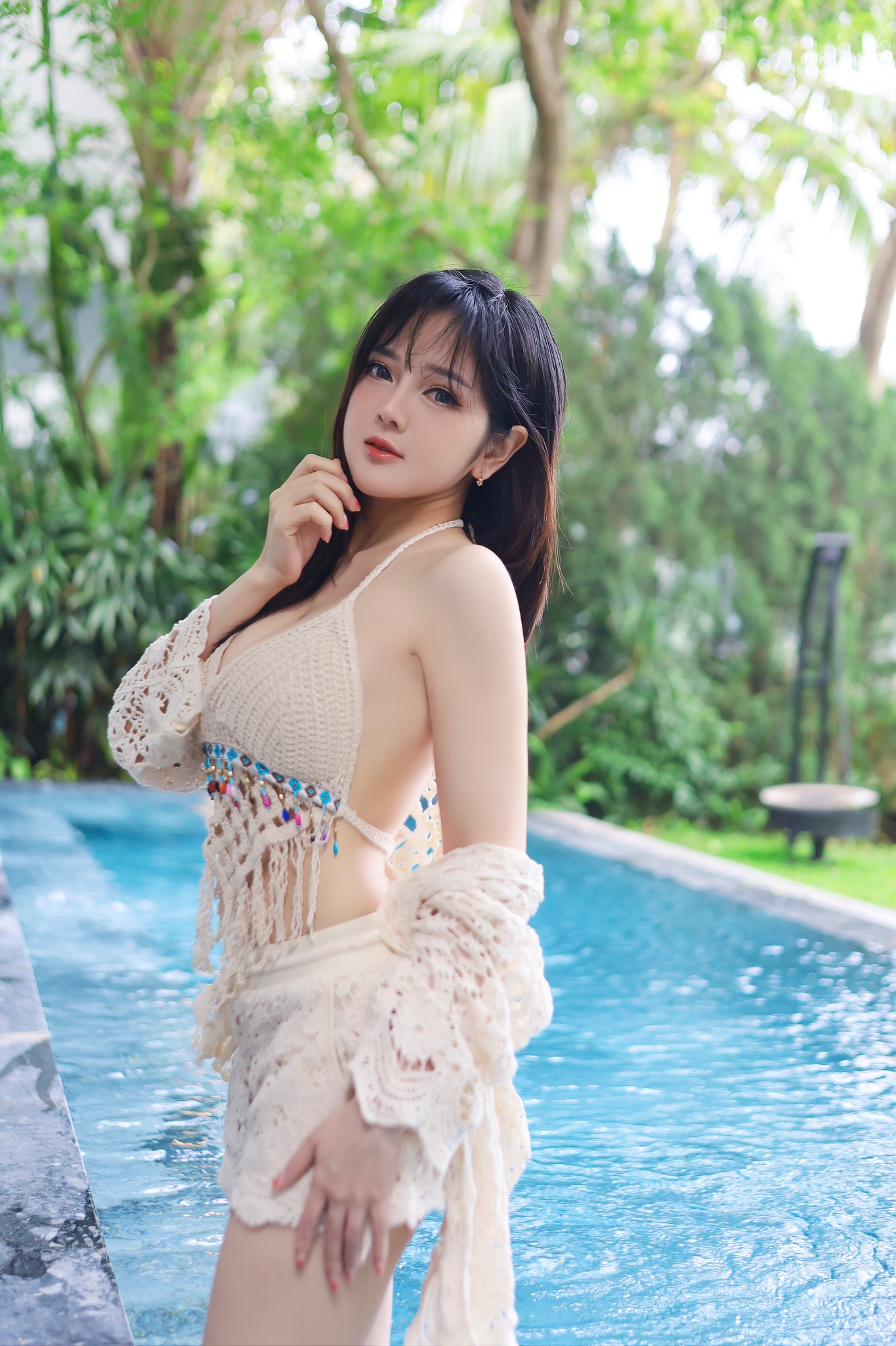 After her comeback, the first-generation goddess of streaming unexpectedly shares stunning photos showcasing her perfect figure and captivating spirit 2 49584371097395073727696042208388250067544435n 17466090665711718693370 1746611386802 1746611387301146098376