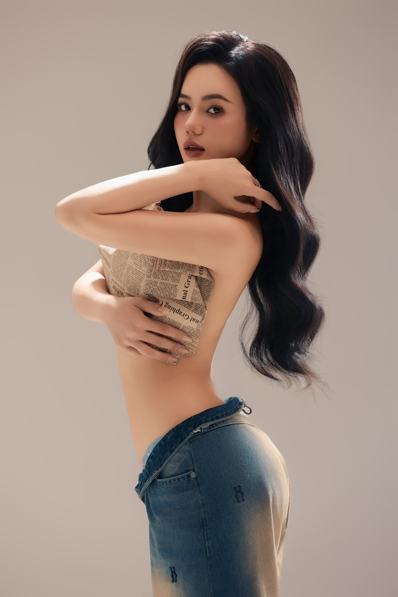 Bò Chảnh Goes Big, Reveals Stunning Photos Showcasing Her Bold Figure 4 49676901017728187036440281567576728597065446n 17478174153191056848594 1747881299403 1747881299524657252043
