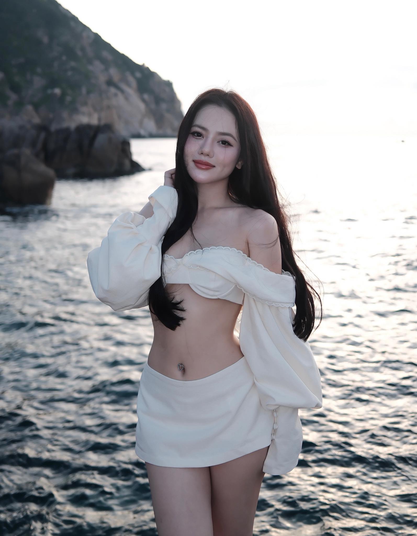 Bò Chảnh Goes Big, Reveals Stunning Photos Showcasing Her Bold Figure 1 49792526917746301901295468209185550492293562n 1747817326818512244997 1747881296437 17478812965751921334237