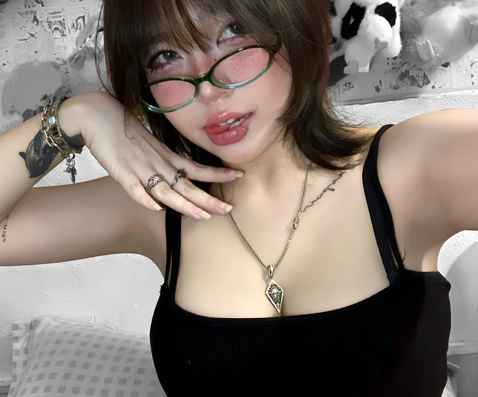 Another Stunning Net Room Hot Girl Goes Viral 4 4983308823899921080256810195157563077449918n 17485804204881662819734 1748589157190 1748589157327923701714