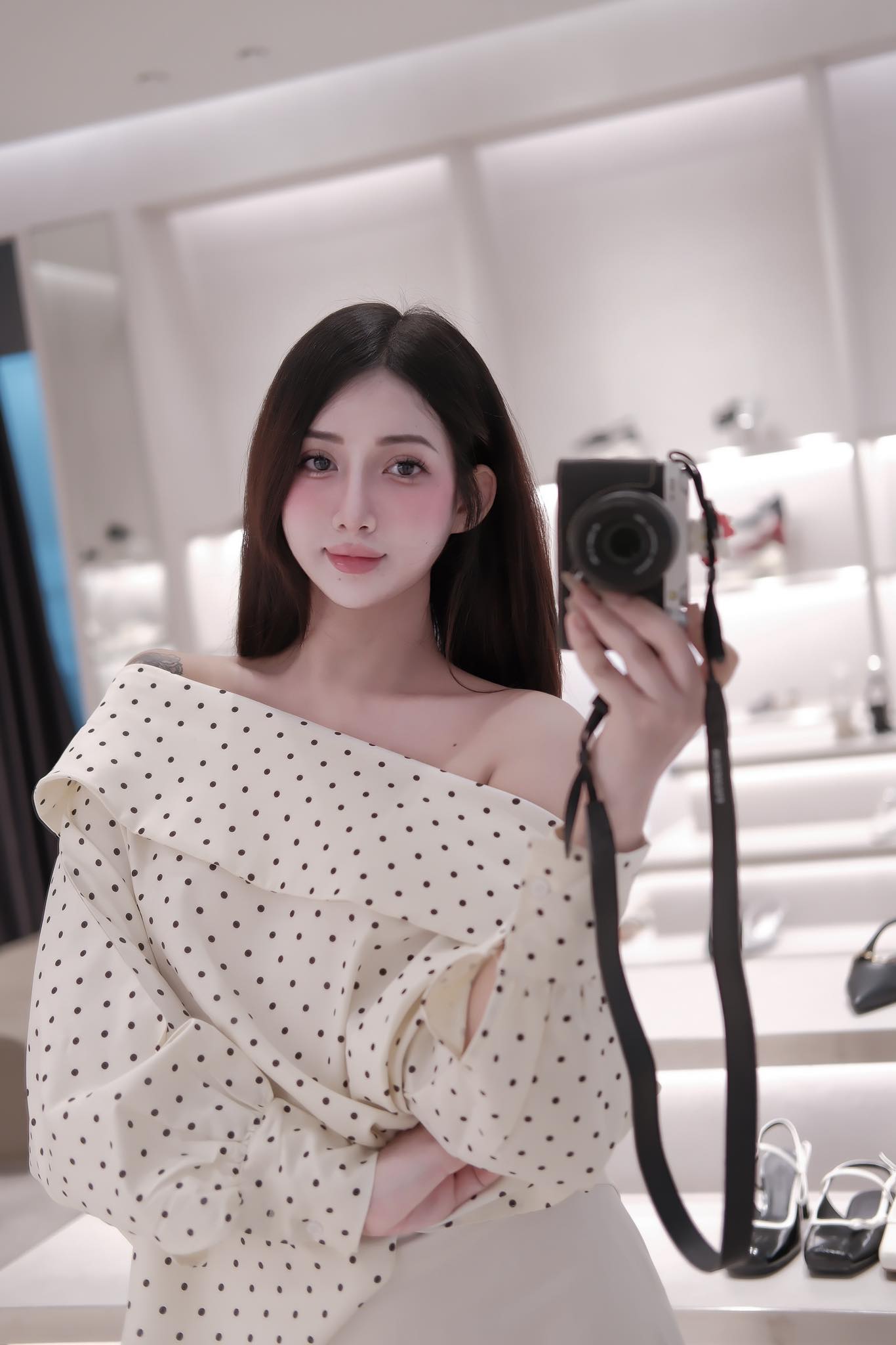 Gym Hot Girl with Millions of Followers Shares Heart-Wrenching Past 3 49942256511337483118906035592223123460870752n 1747715760482561121173 1747793652986 17477936531741414353289