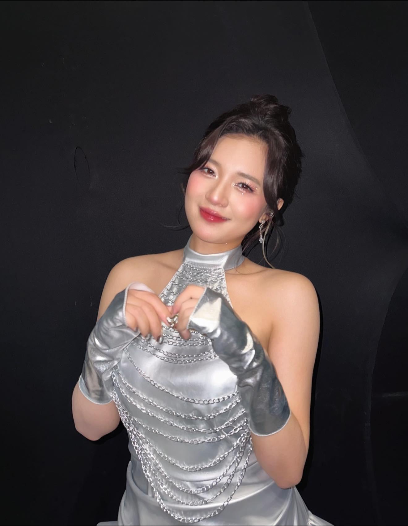 The Hottest MC in Arena of Valor Shines at Vietnam GameVerse 2025, Given a Sweet Title by Her "Hardcore Fan" 5 She always emphasizes the spirit of continuous skill improvement, learning from colleagues, and seeking new ways to interact with fans.