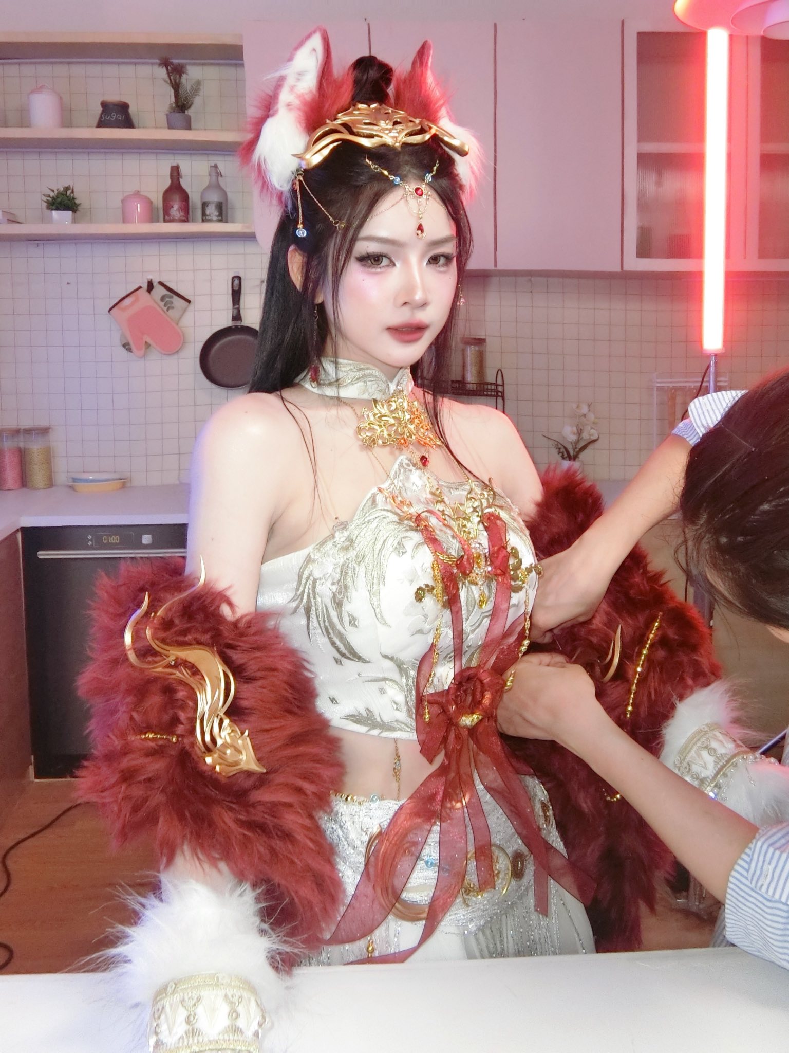 Top 1 DJ Goddess in Vietnam Showcases Her Talent in Cosplay as a Fox Fairy, Leaving Fans in Awe 2 Not only impressing with her professional music skills, Mie is also famous for her cute appearance and innocent face, which has earned her the title of 'DJ Goddess' among the youth.