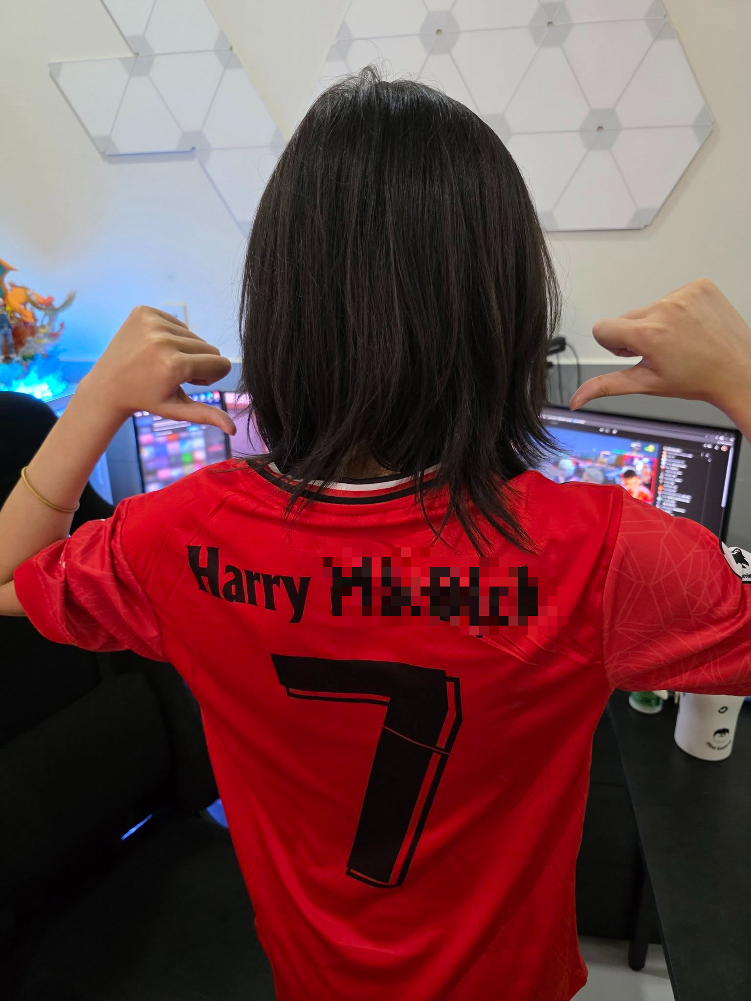 Female MU Fan Streamer Turns on 'Chat Ban' Mode Overnight 2 edit 4995239465788739952344412618853398956229793n 17478850564081197152428 1747887265128 1747887265538637374972