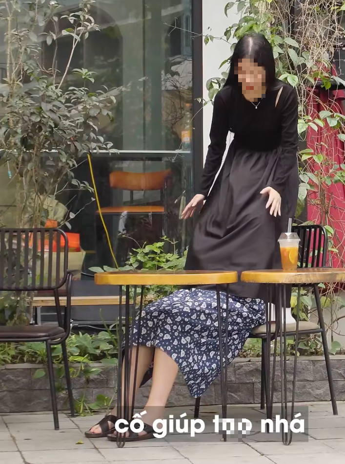 Video of a Guy Hiding Under His Best Friend's Skirt Goes Viral, Viewers Flood with Outrage, Criticizing the Nonsense Product 2 edit screenshot 2025 05 09 094124 17467667098861580404447 1746776540608 17467765407281857066008