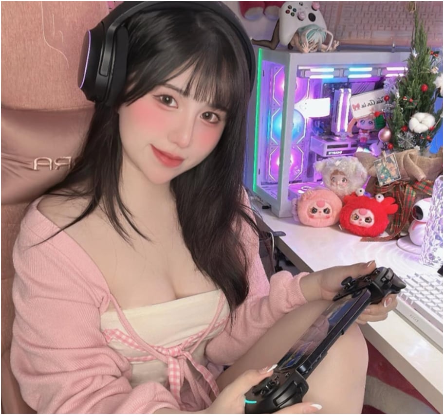 Just Showcasing Her Gaming Corner, This Female Streamer Still Reaps Impressive Engagement 9 fe65219f d3f0 42b5 a89b 176930a9b292 1748143718252337505314 1748145248641 17481452487561001821531