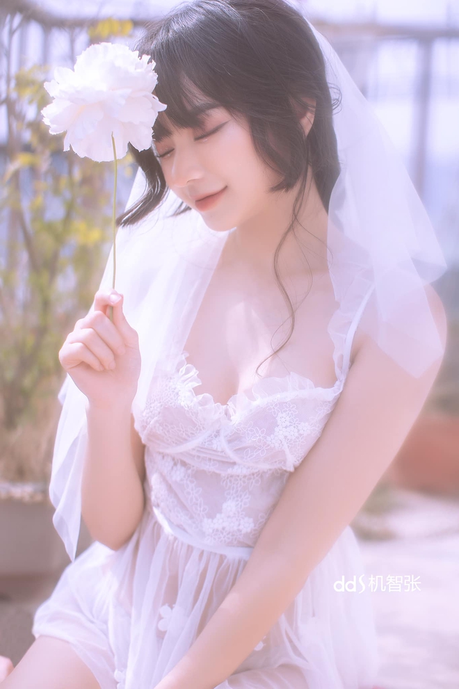 The Incident of the Leaked "40GB" Explicit Photos: The Involved Female Streamer Speaks Out and Issues a Warning to Young Models About Sensitive Issues!- Photo 6.