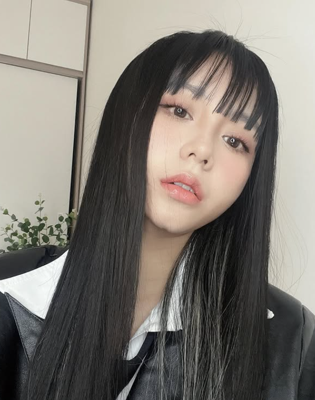 Internet Phenomenon "Physics Teacher Minh Thu" Returns After Controversy, Confidently "Flexes" Her Fluent Language Skills 3 screenshot 2025 05 06 154828 1746521348561302184312 1746522569855 1746522570020276960167