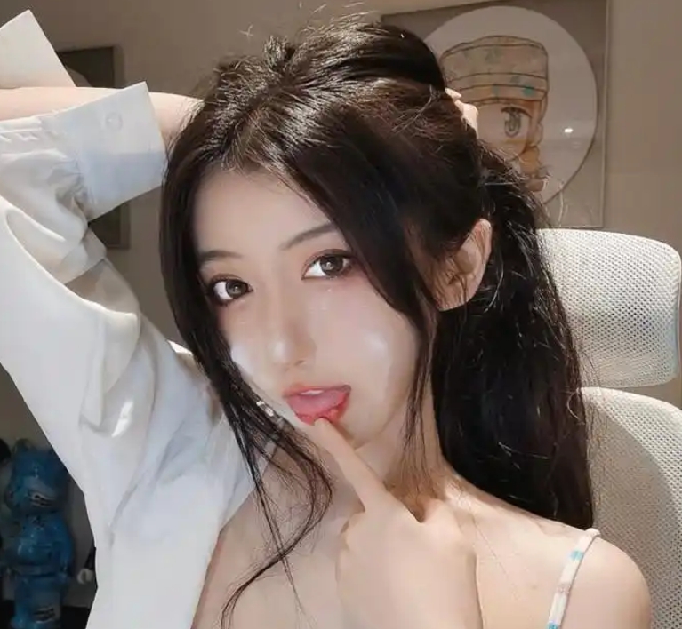 Caught in Harmful Rumors, Famous Female Streamer Falls into Crisis and Makes Heartbreaking Announcement 2 1748751932030705682653 1748831579613 1748831579732407883807