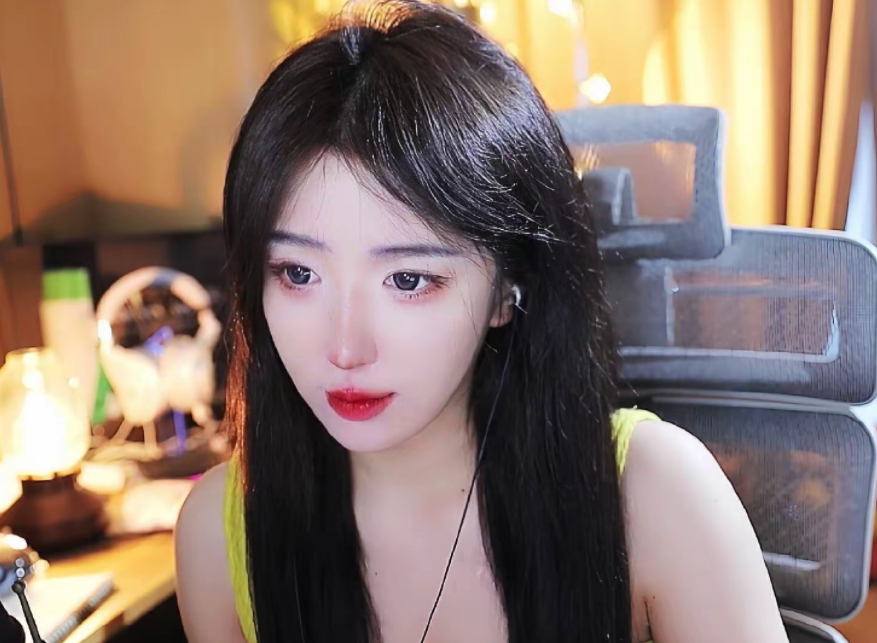 Caught in Harmful Rumors, Famous Female Streamer Falls into Crisis and Makes Heartbreaking Announcement 3 17487519565961697228497 1748831580608 1748831580740857187339