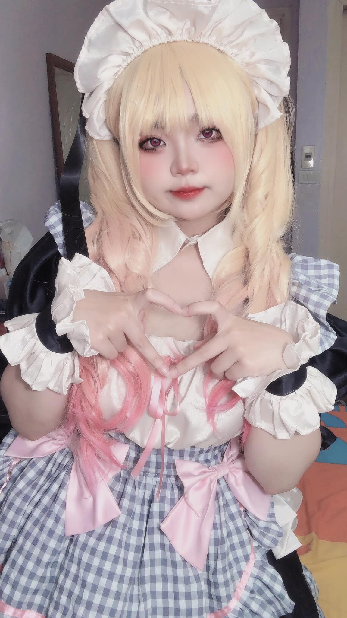 Cosplayer Transforms, Bare-Faced Look Even More Stunning 4 47299778112945689515826494203700603462736371n 175055619722191825049 1750585342470 1750585342580663970704