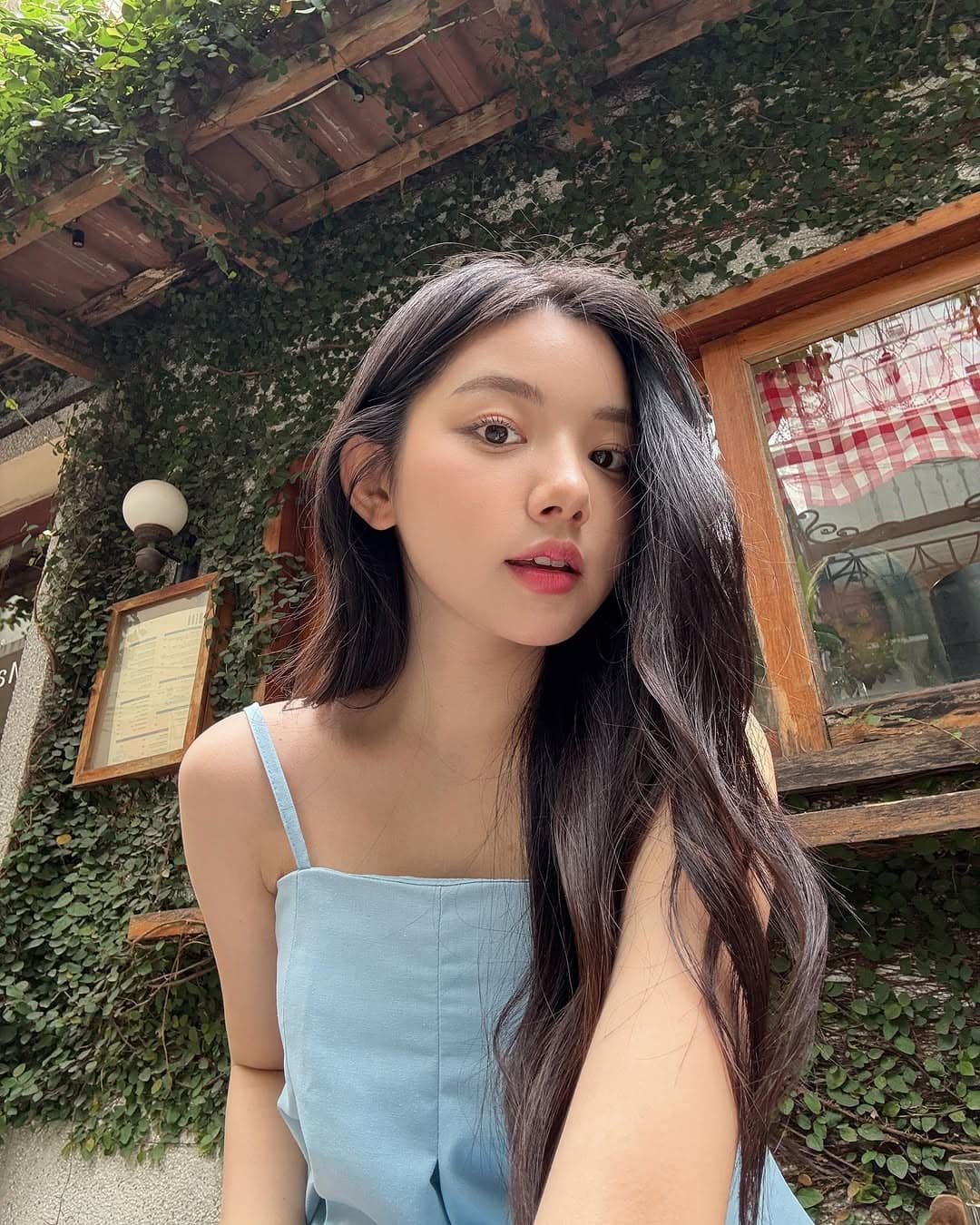The Eye-Catching Reaction of the "Mukbang Fairy" Amidst Rumors of Not Swallowing 3 4904831435387332526004528461927980703258455n 17497862400721986295334 1749787990959 17497879911122089785634