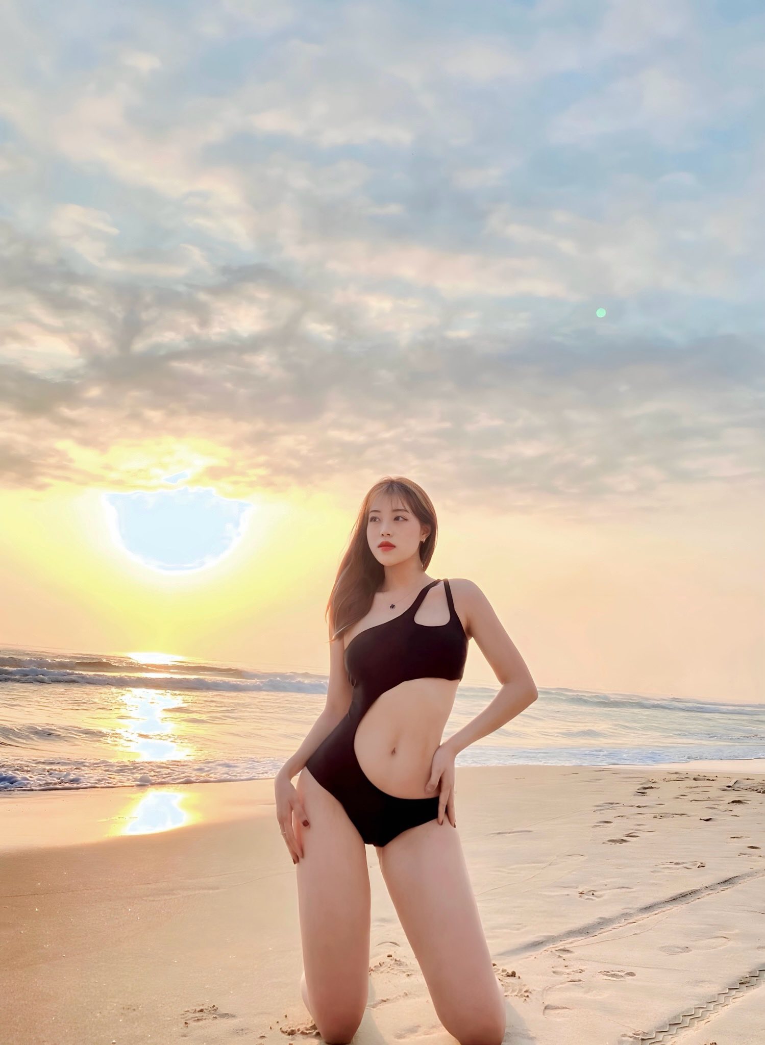 Shining on the Running Track, Beautiful Girl Responds to Criticism of Being "Showy" 11 49857334426376863797613247192348020666048466n 1749098653449685676300 1749099027411 1749099027548263346198