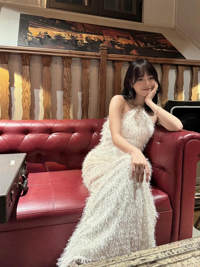 The TikToker Who Rose to Fame with Le Bong Surprises Everyone with a Stunning Transformation and Special Project 12 50206396127425544759485762309267604813000066n 17489226809651205131174 1749021619330 17490216195151074627771