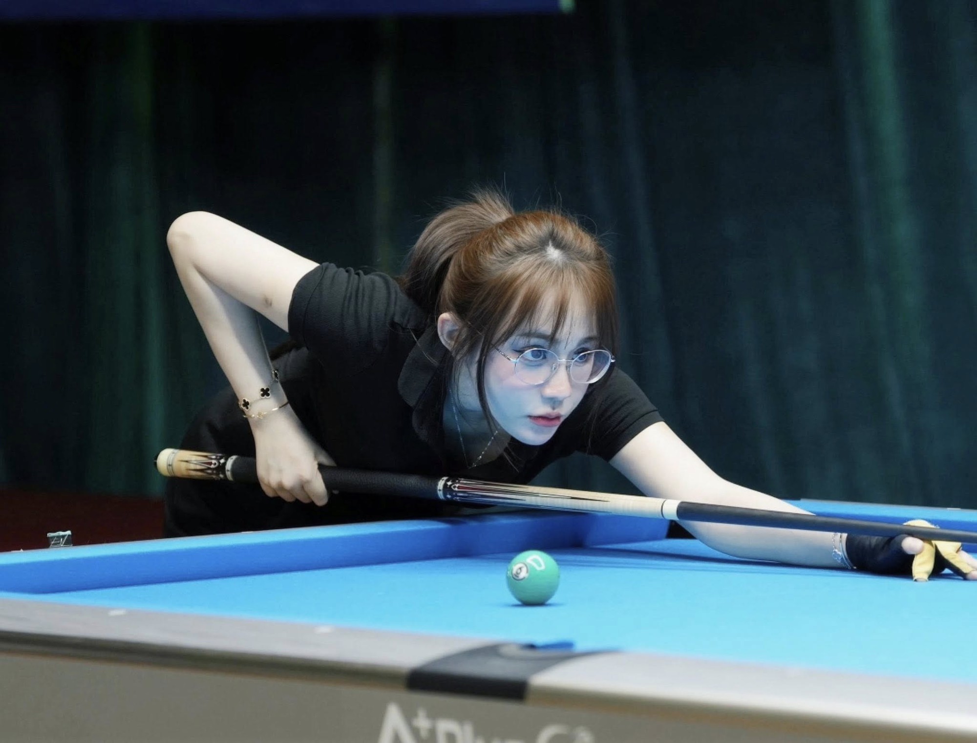 The Billiards Queen Shows Off Her Hot Figure, Fans Admit to Gazing for Up to 30 Minutes 3 5059899622529422497403212675638158549152240n 17503040443631543153773 1750309143278 1750309143480678792042