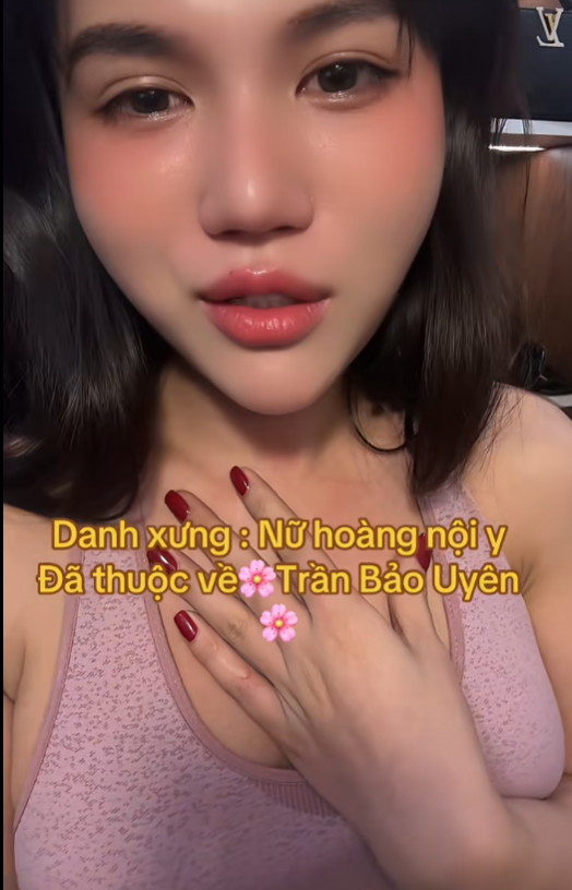 Female TikToker Claims to be the New Queen of Lingerie, Unafraid of Confrontation, Sparks Heated 'Combat' When Accused of 'Funding' 5 edit screenshot 2025 06 26 115530 1750924406311952500755 1750926600381 17509266005211759721047