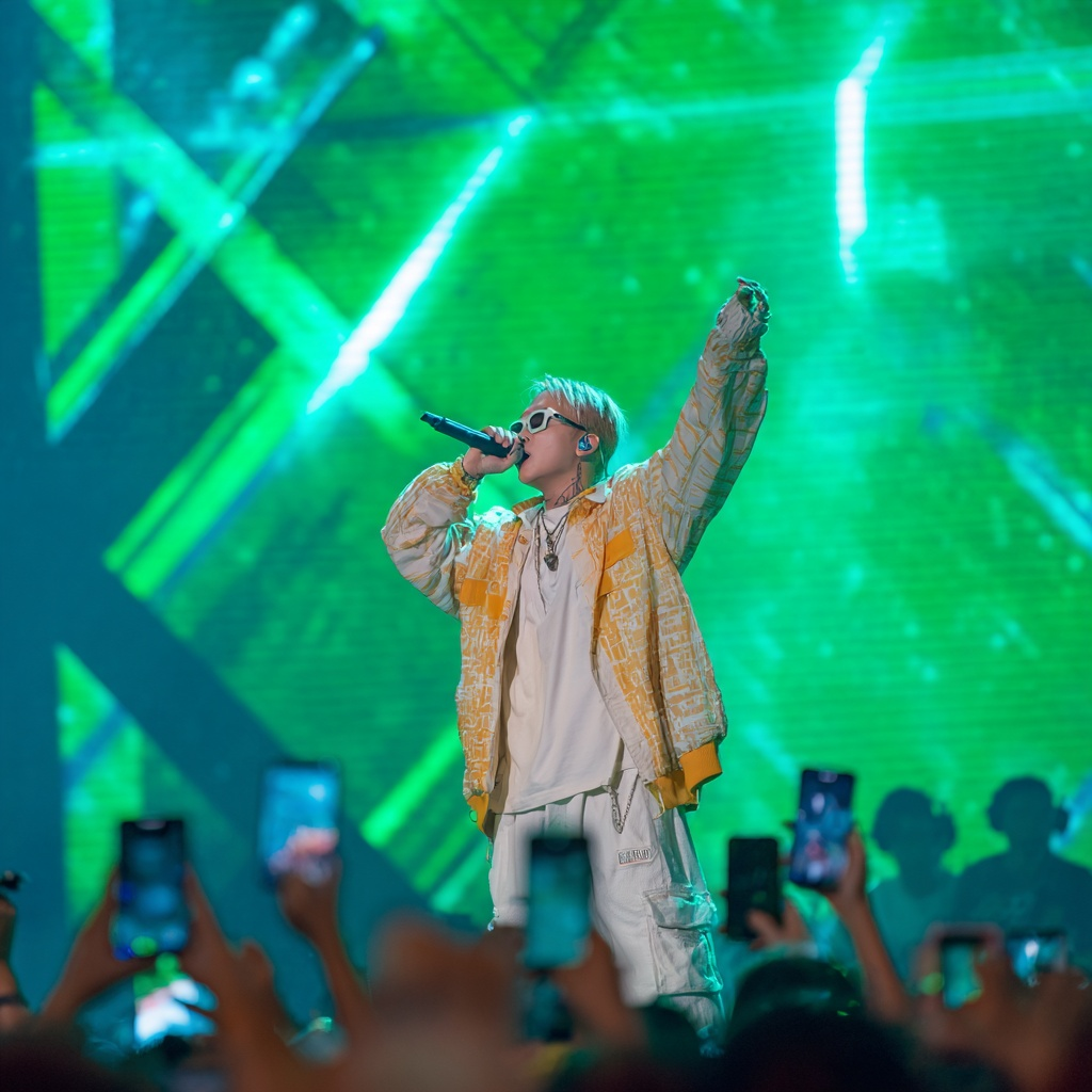 G-Dragon's Effect in Vietnam Combined with AI Imagination Leaves Fans Astonished 3 Image generated by AI.