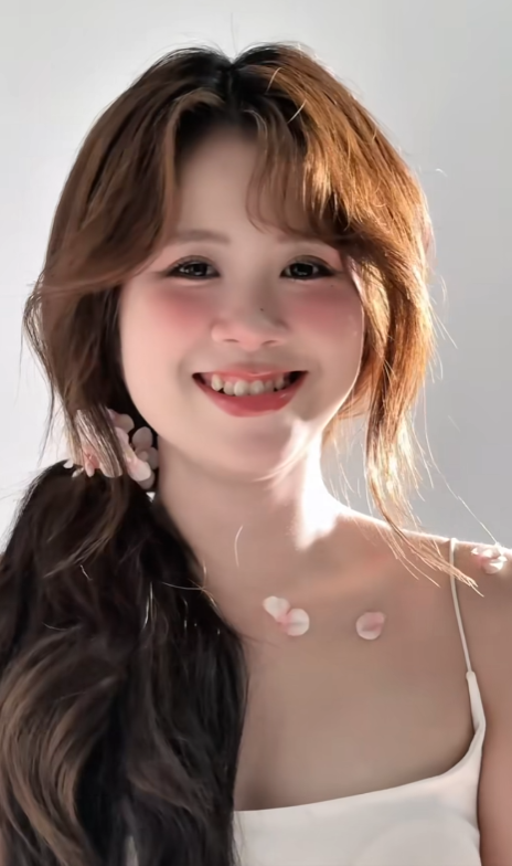 Spending Hundreds of Millions on Beauty Enhancements, Hot TikToker Reacts to Mixed Comments 3 screenshot 2025 06 06 160302 17492006163861708883270 1749201817084 1749201817278251316553