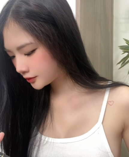 "Hotter" than Chang Xi's clip, netizens buzz over bold piano moment 2 screenshot 2025 06 12 162656 1749720437526770800948 1749782588717 17497825889841230723399