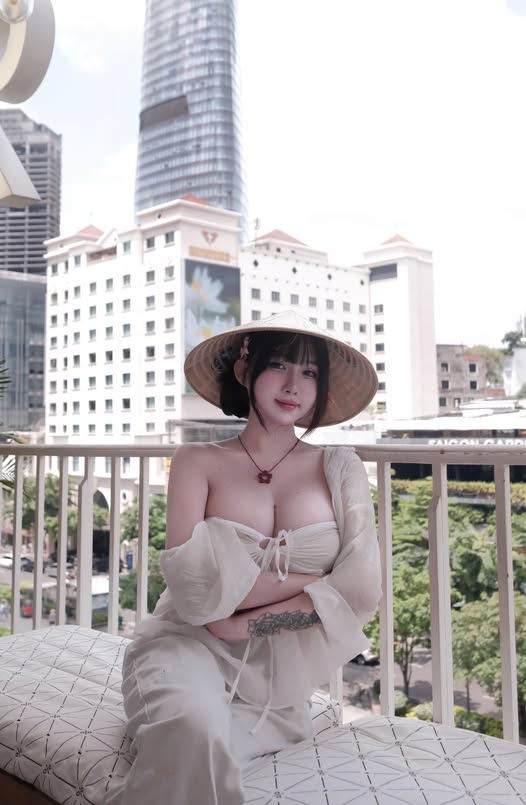 Following the "Hong Ti" Trend, Hot Girl Rumored to Have "16,000 Boyfriends" 7 117381611554572397197106959529888884723016n 17505003612621438196121 1750501437982 17505014390671719068286 17520303450832141514558 1752031369273 1752031369641215510092