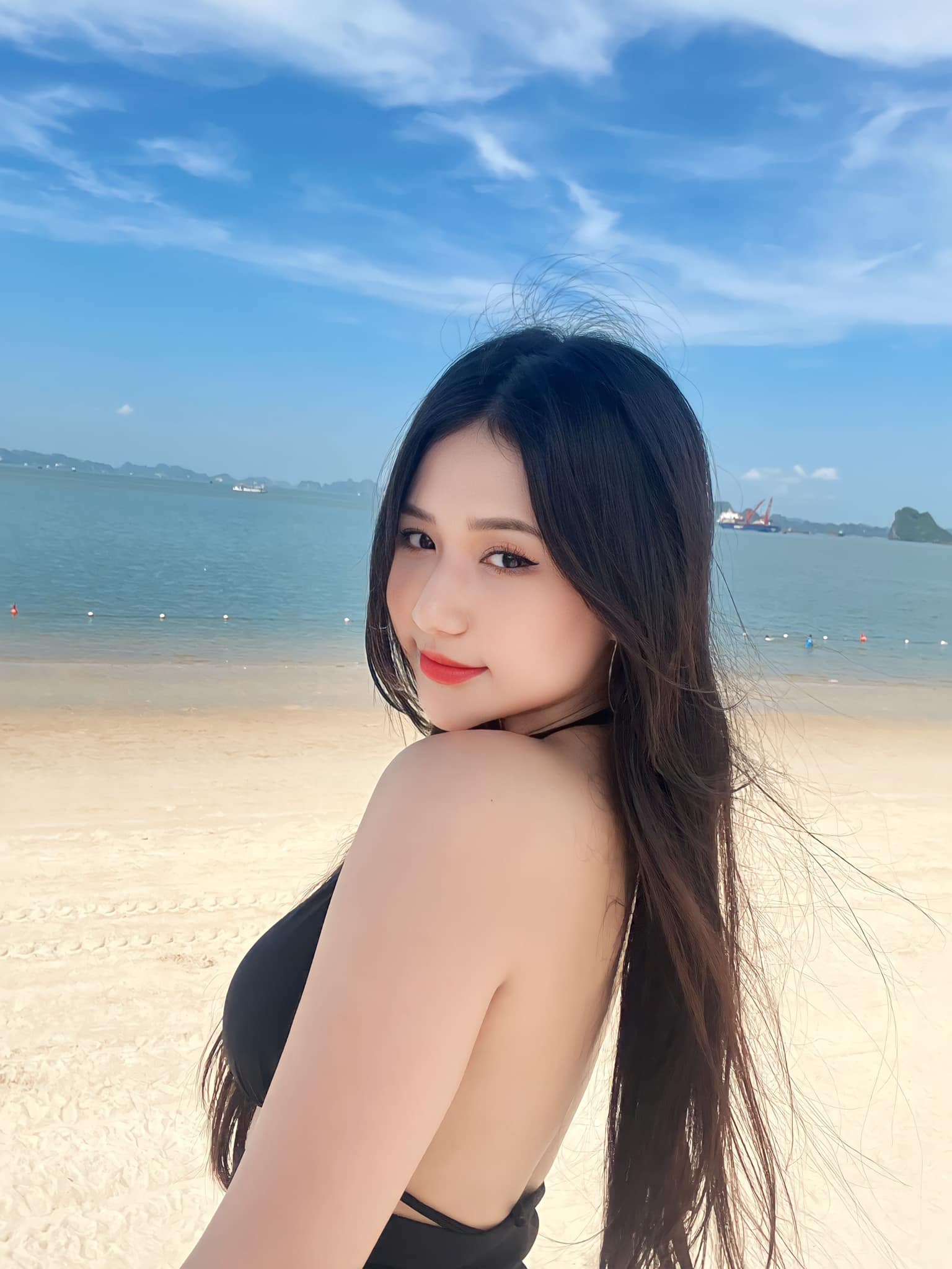 Hot Girl Liên Quân Becomes Famous with a New Interface Update Photo Shoot Ahead of Her Birthday 15 4868101643879301049046859244648402725098177n 17522100374141290164102 1752221858467 17522218638602097200851