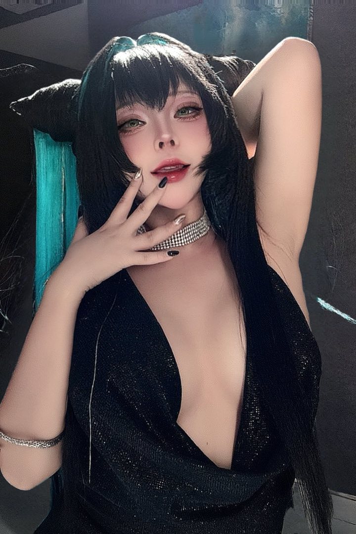 Showing Off Her New Nails, This "Top Server" in the Cosplay Community Leaves Fans in Awe 3 50630845236700812232976033615818999078826852n 17512800598291240833903 1751337008456 1751337008892892877104