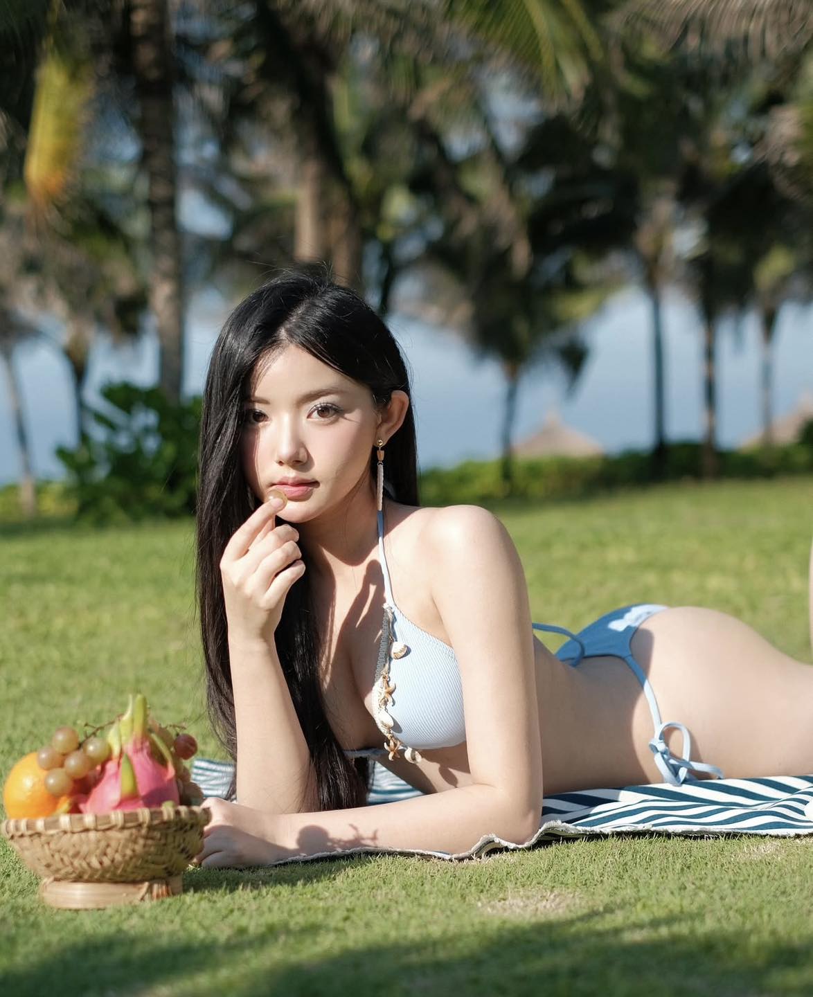 Hot girl mukbang shares a series of stunning bikini photos, captivating figure 6 51267143512474436937156358705529114634002797n 1751425061571338199446 1751428771969 1751428772115296589835