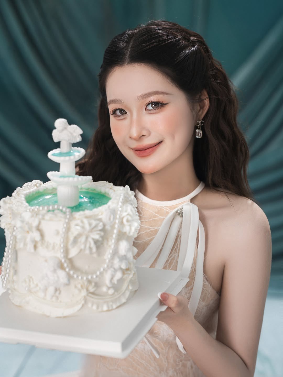 Admiring the Appearance of 'Rich Kid' Chao at Her New Age: Sexy and Alluring Unlike When She First Rose to Fame 9 51396342310194749237282905530762032499797175n 1751356868935235575064 1751360365950 1751360366404455560185