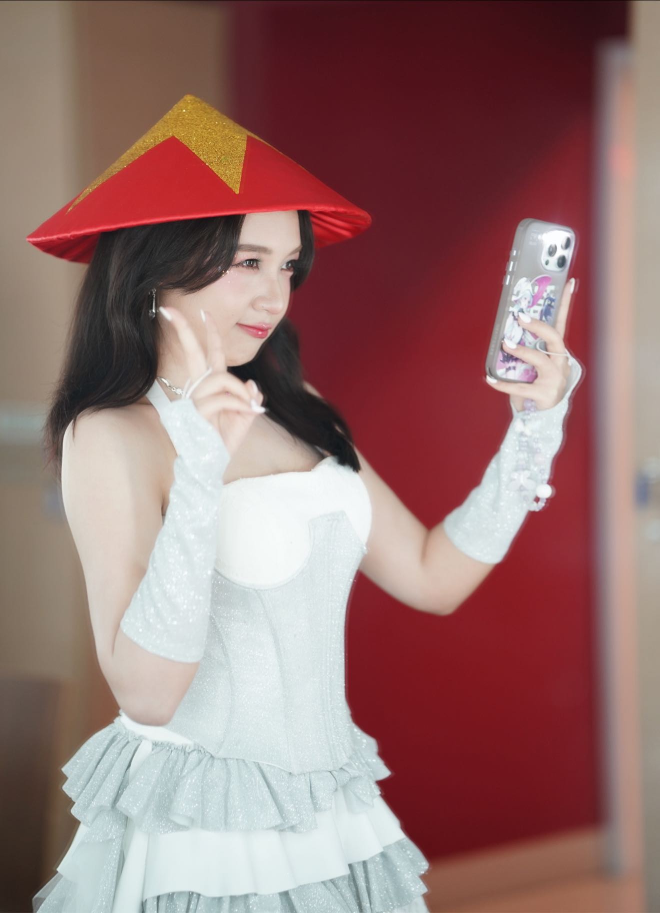 The Hottest Liên Quân Host Highlights the Disturbing State of a Segment of the Online Community 2 51881734711029138252333685611003048277908945n 175315349522796144954 1753165111940 17531651120931118068632