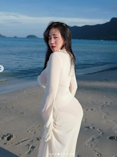 The Elegant Way Hot Girl TikToker Displays Her Sensual Figure 9 anh chup man hinh 2025 07 05 luc 224426 1751731528164133322948 1751782778665 17517827788721114847835