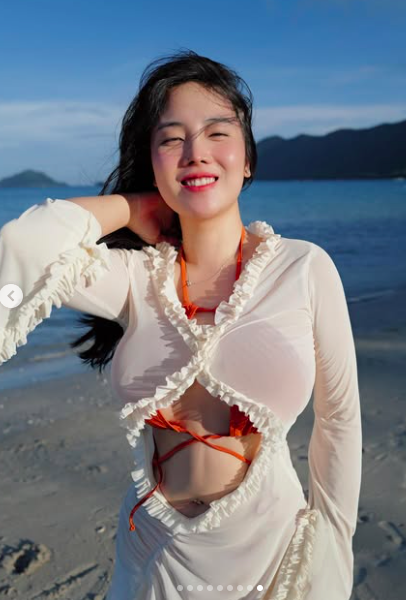 The Elegant Way Hot Girl TikToker Displays Her Sensual Figure 4 anh chup man hinh 2025 07 05 luc 224435 17517315281741702095235 1751782774475 17517827746301440668266