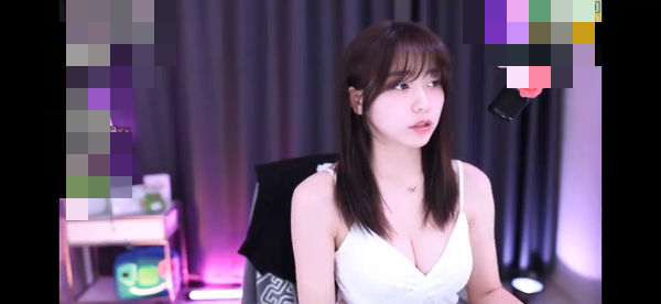 Beautiful Female Streamer Shocked by Strange Man's "Ambush" During Live Stream 5 base64 17513528893351493841983 1751683475056 17516834751121422384310 1751688453091 1751688453249605445742