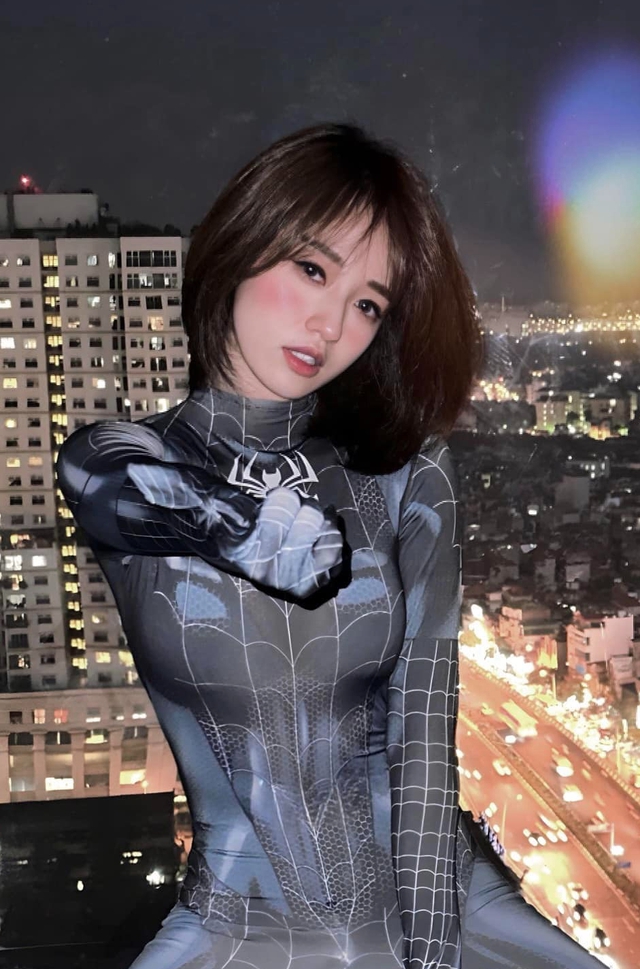 Eye-Catching: The Stunning Poses of the Hottest "Banker" on the Internet 3 edit 396527315248957295200257789070189732317052899n 1740453123012301224914 1753068015050 17530680152251413631903 1753071316135 1753071316293467778556
