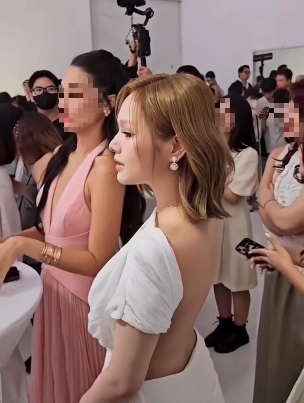 Xoài Non's Eye-Catching Backless Moment Shocks Netizens with a Stunning Transformation 1 Xoài Non's beauty recently.