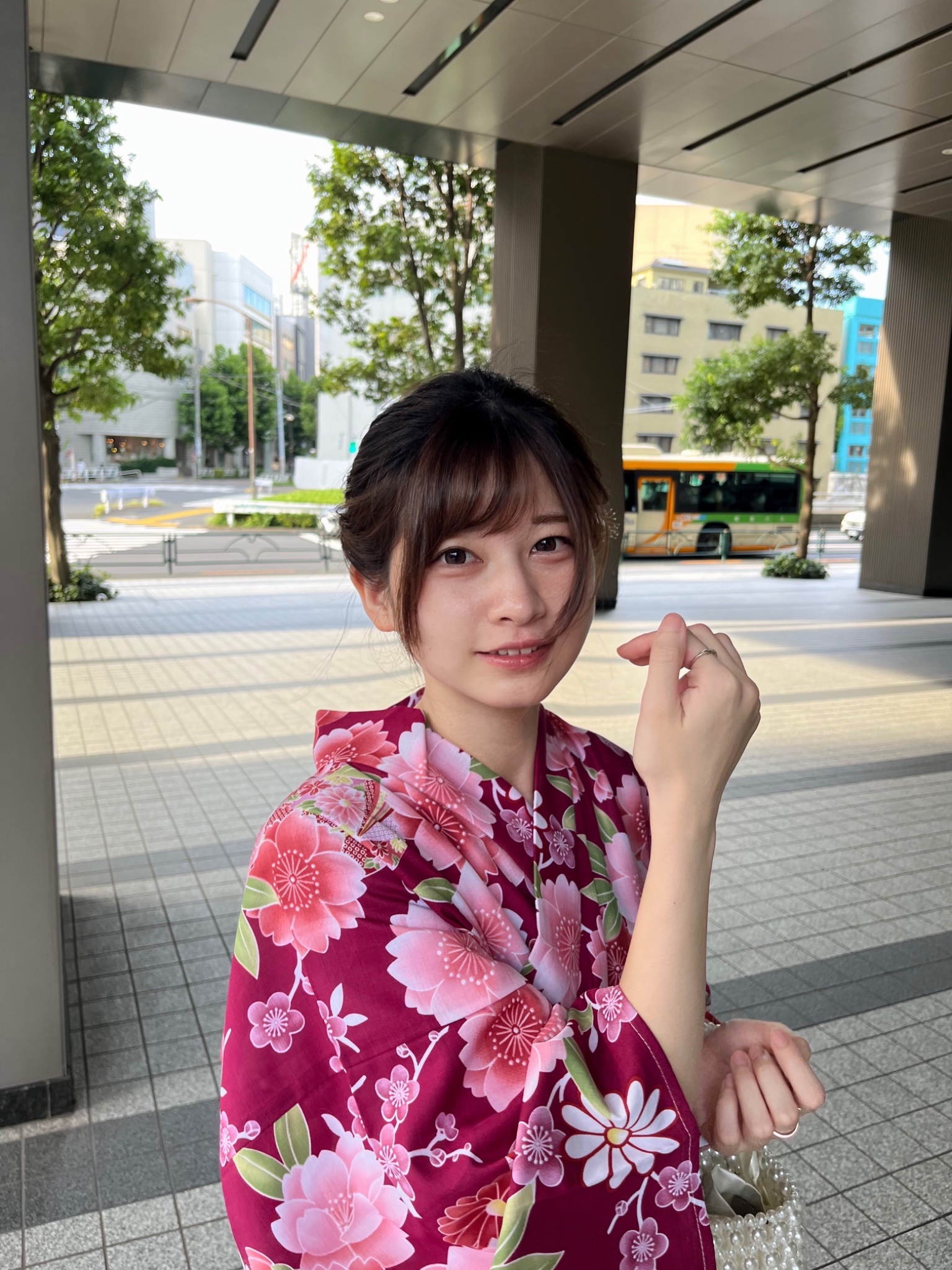 The Hottest Office Girl Right Now, Racking Up 74 Million Views, Thousands of Men Want to Marry Her 5 gw96xxcbuaaqqkj 1753846656457594147482 1753848838834 1753848839343736911310