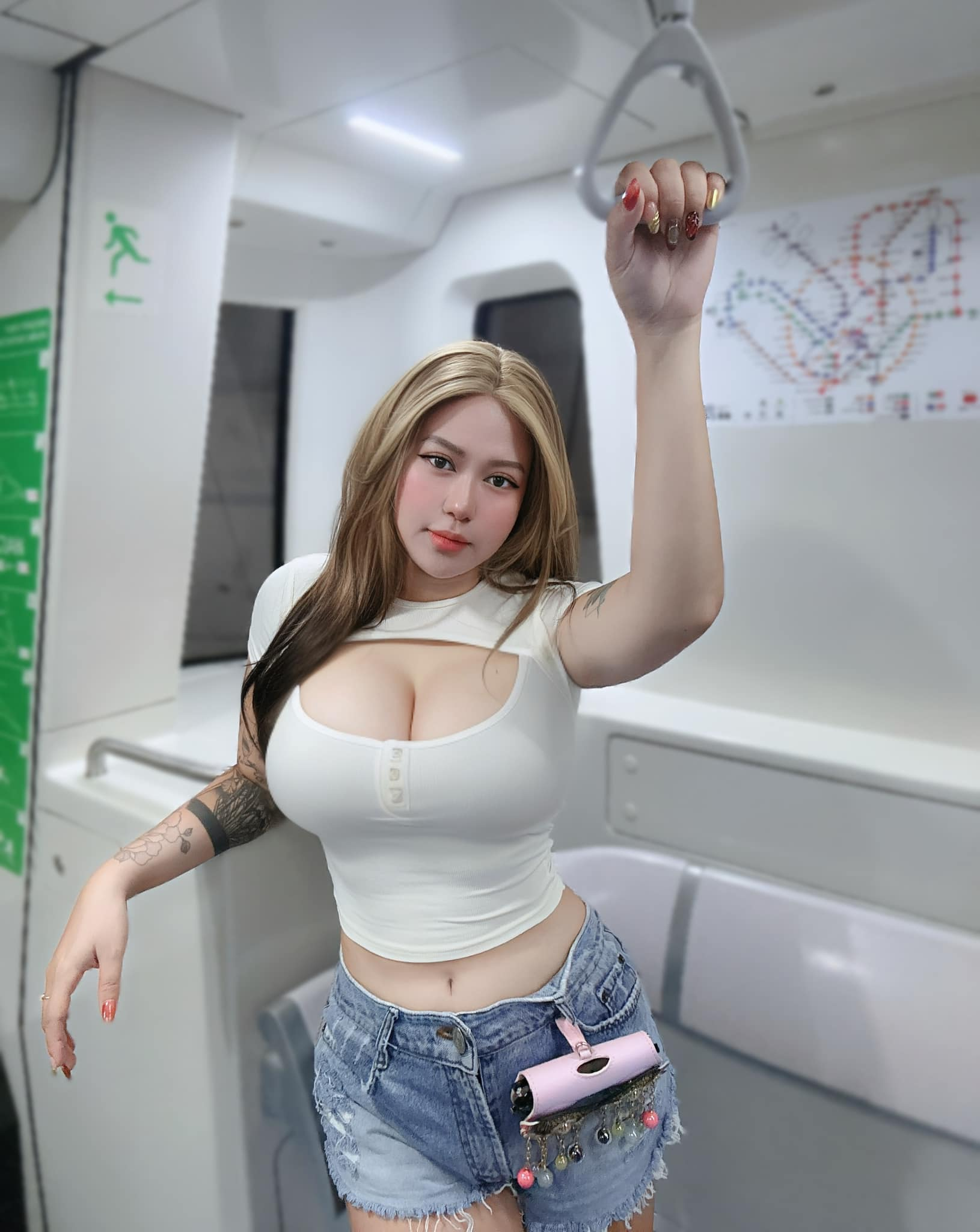 Jealous of "Hong Ti", hot girl reveals she has only dated... 2 times 1 photo 1740021624362 17400216246351380148139 1752121239012 1752121239201272262611 1752133500676 17521335008452071850802