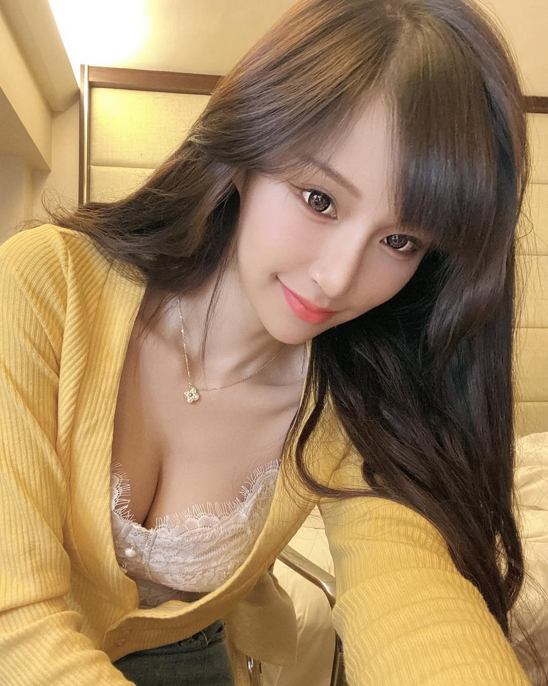 Caught in a Private Photo Leak Scandal with Ex-Boyfriend, This Female Streamer Becomes Even Hotter with a Surge in Followers 1 photo 1752561706111 17525617063501306058371 1752979151993 175297915242777637530 1752982240790 17529822409151831859787