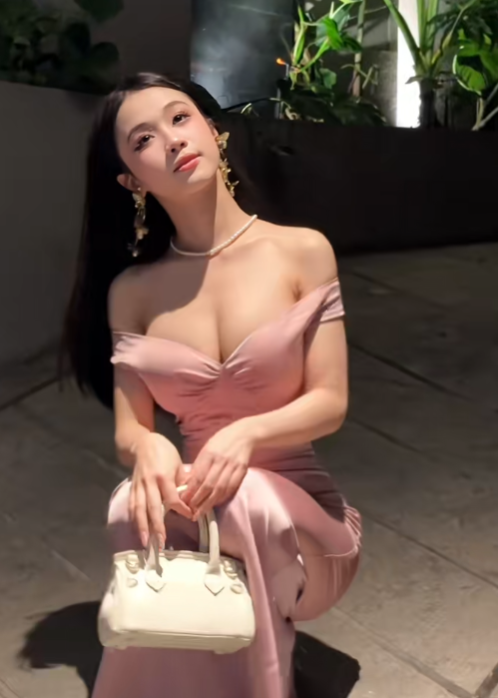 The Incredible Transformation of the 'Top Top Idol' Who Was Once Criticized, Shocking Just Like the Sisters from China 7 screenshot 2025 07 03 111934 17515191889291746708485 1751531044712 1751531045023689373696