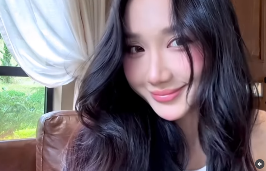 Mina Young Captivates Fans with Neighbor Girl Visuals, Pure as an Angel 2 screenshot 2025 07 16 100536 17526367799822132663724 1752637270423 1752637270636900076088