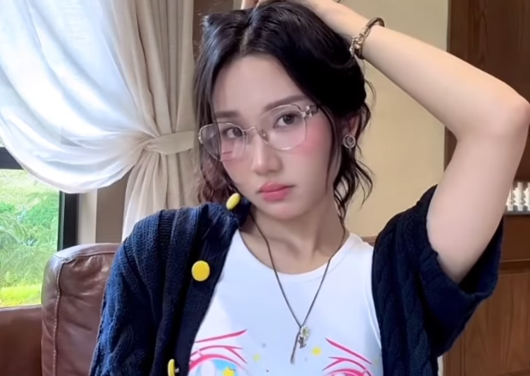 Mina Young Captivates Fans with Neighbor Girl Visuals, Pure as an Angel 3 screenshot 2025 07 16 100630 17526367799121465082978 1752637271384 17526372715691220007984