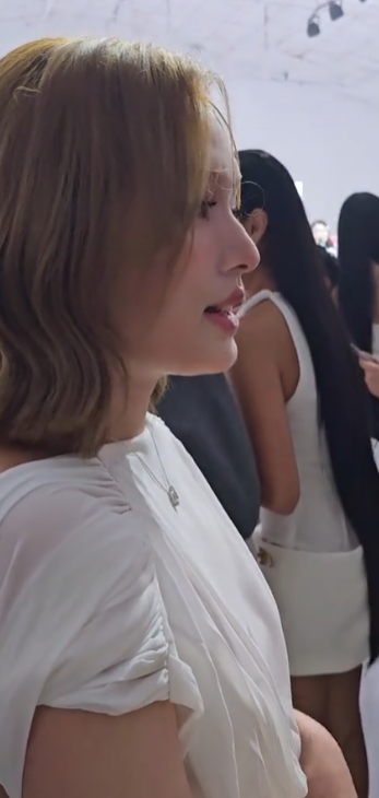 Xoài Non's Eye-Catching Backless Moment Shocks Netizens with a Stunning Transformation 4 screenshot 2025 07 23 160352 1753261470729637583881 1753264166070 17532641662431332395378