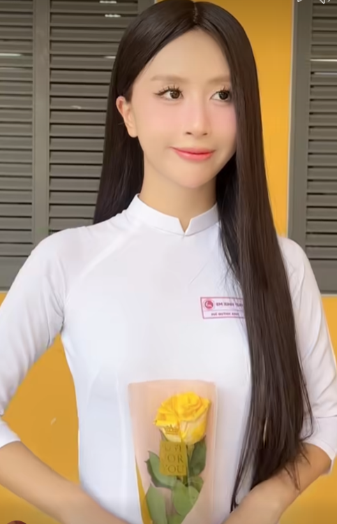 What's Hot in Quỳnh Anh Shyn's 6 Million View Clip? 7 screenshot 2025 07 25 153840 17534349964221942115418 1753486945008 1753486945189228129029
