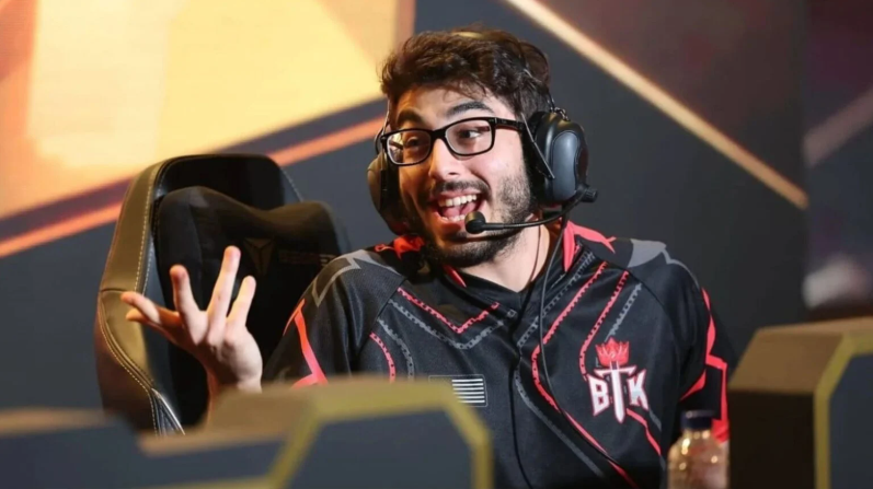 Watching the rival game's tournament, 2 players from the "world's top MOBA game" face "heavy consequences" 5 S8UL Esports Mobazane.