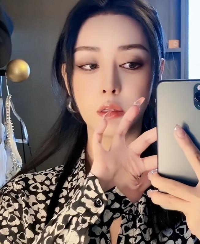 30 billion, 8 years of surgery, marrying a plastic surgeon, what is the fate of this beautiful hot girl now? 8 urlhttp3a2f2fdingyuews126net2f20252f07032f51ecc62cj00syt1qt001xd000i500m2m 1751616929409316959117 1751617799353 175161779951858326563