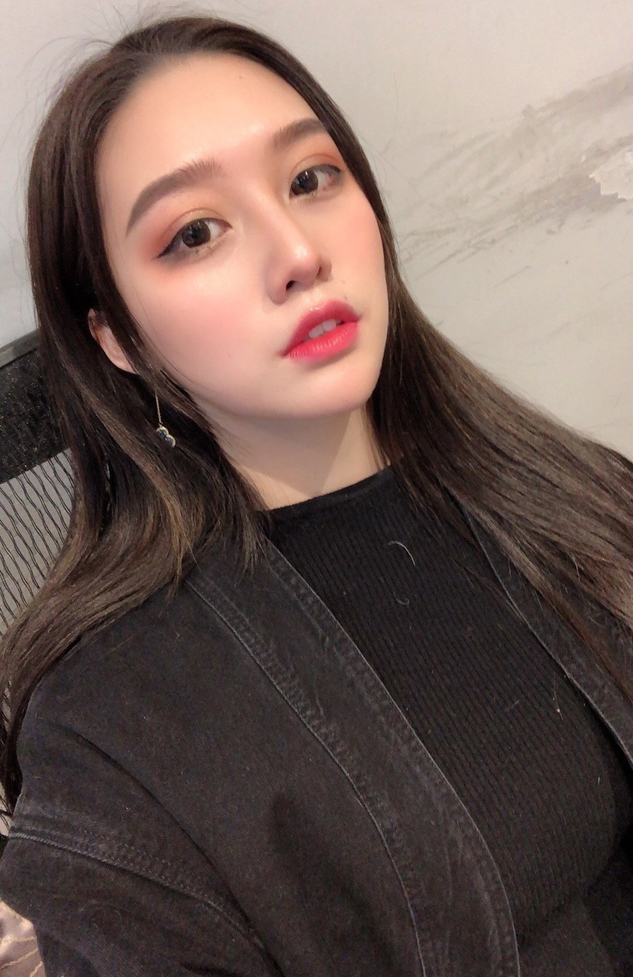 Streamer shocks viewers with wardrobe malfunction during live stream, faces backlash from netizens 4 166256111276925 1753946707075 1753946707261168742466 1754190655121 17541906553171027738475 1754197038367 1754197038548321016076