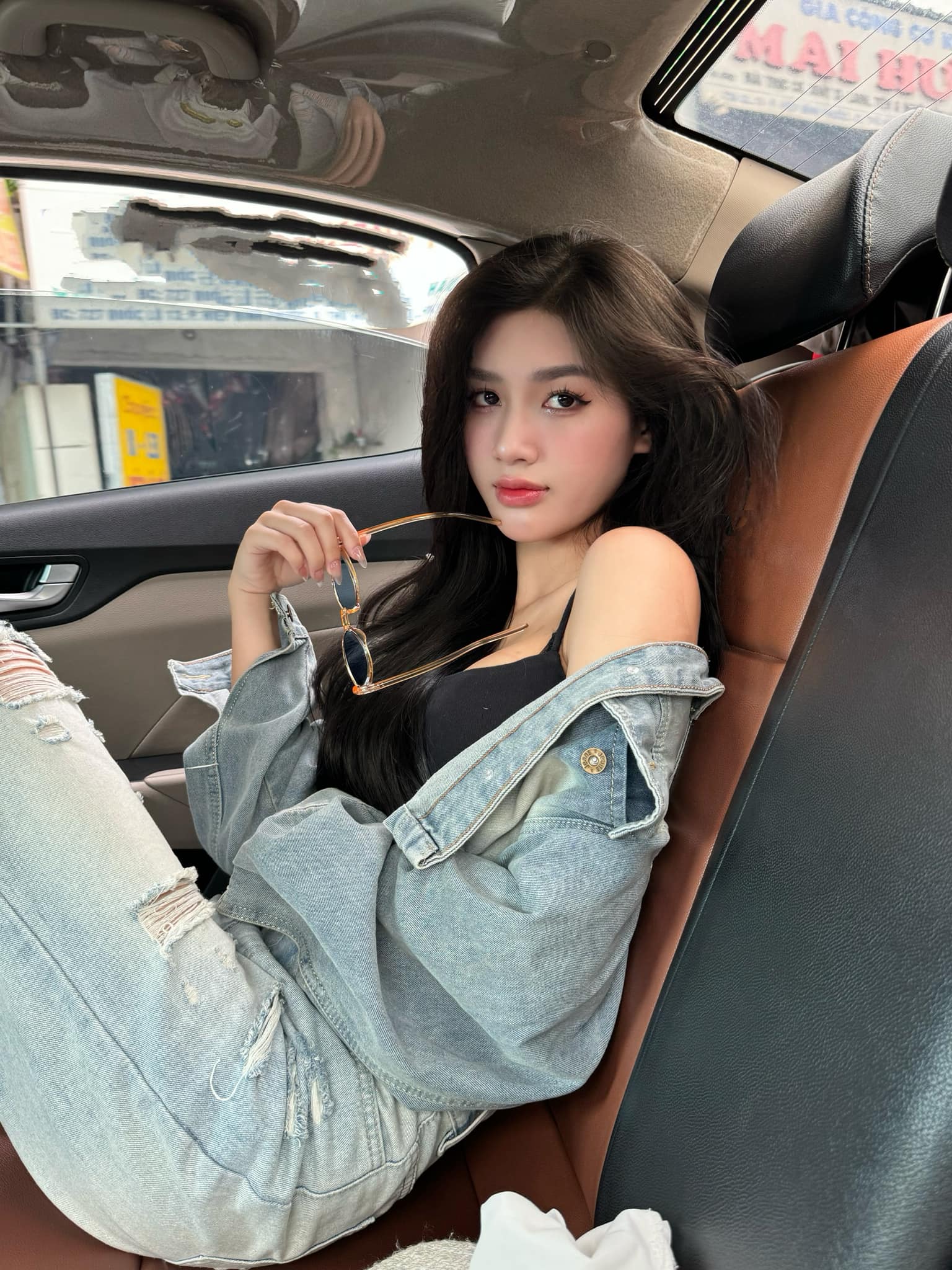 "Ultimate Single": Beautiful Girl So Stunning No One Believes She's Still "Single" 10 47683286511694251612733644642895761027233020n 17540217118661888630169 1754032789683 17540327898531838454798