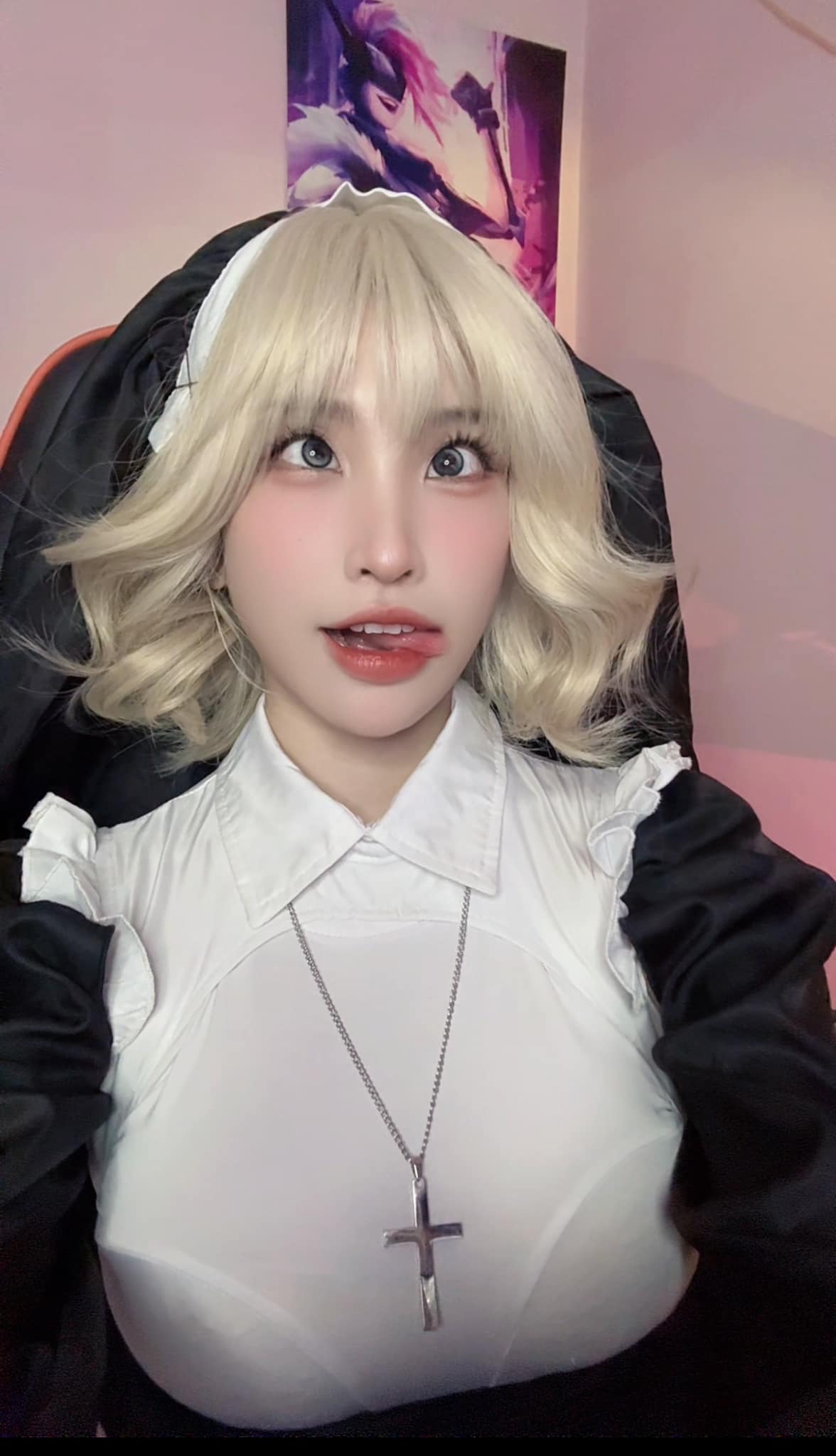Female Streamer Posts Sizzling Photos to "Test" Fans, Response is Nothing Short of Surprising 14 48385099910848797201089902639546646375014830n 17545366441601247182436 1754537710065 17545377103241885063935