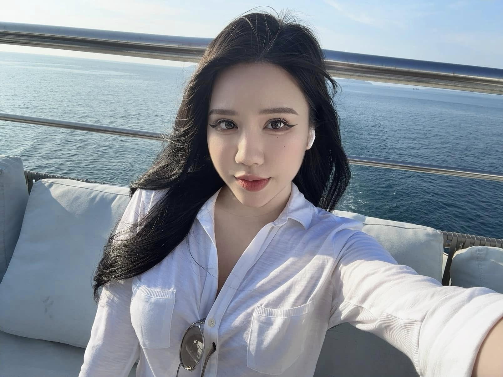 The Dreamy Life of the Gaming Community's "Rich Lady" Yogurt: Regularly Showcasing Her "Perfect" Body That Leaves Viewers in Awe! 14 48892457618628766412141516837616402466996921n 175619969327834900630 1756262134119 17562621348851604774413