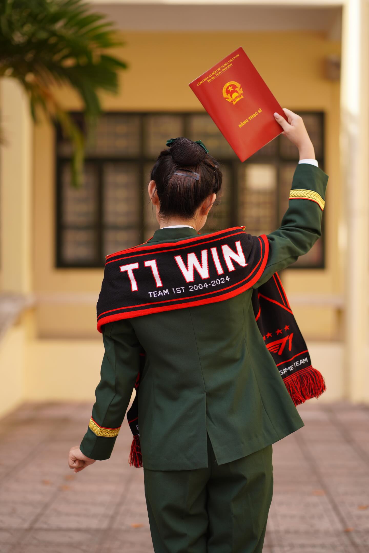 T1 Female Fan's Epic A4 'Flex' Goes Viral, Community Eagerly Requests Her 'Good Vibes'! 3 528049236178983980192547947034166158128157526n 1754442649151614158388 1754448256258 17544482564601793288432